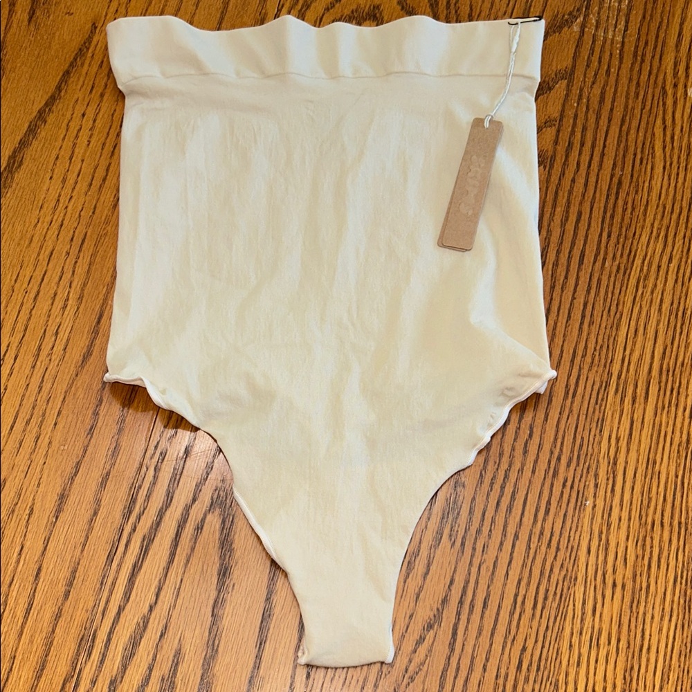 Skims Sculpt High Waisted Thong - Sand - 4X - NWT
